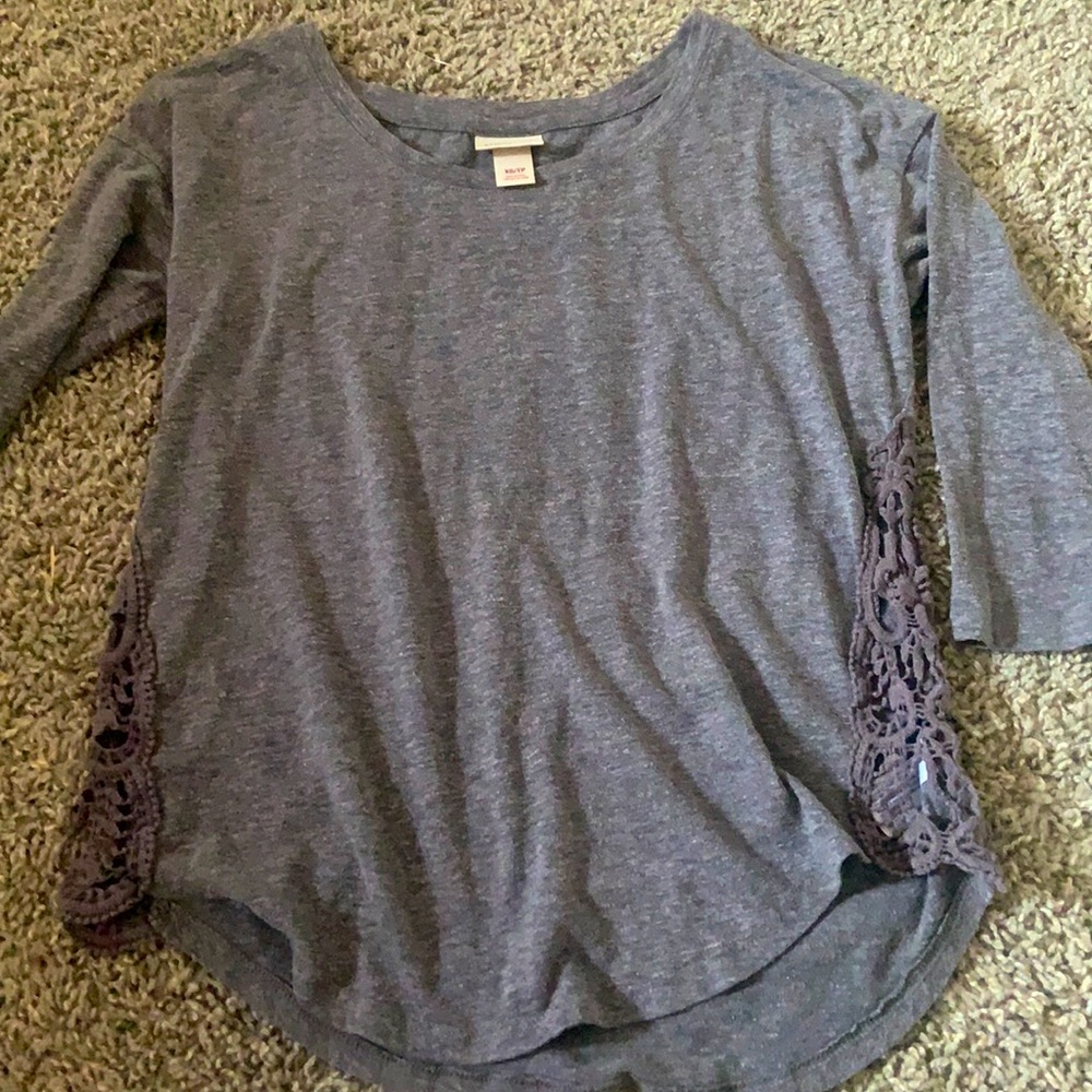Gray shirt with lace detail